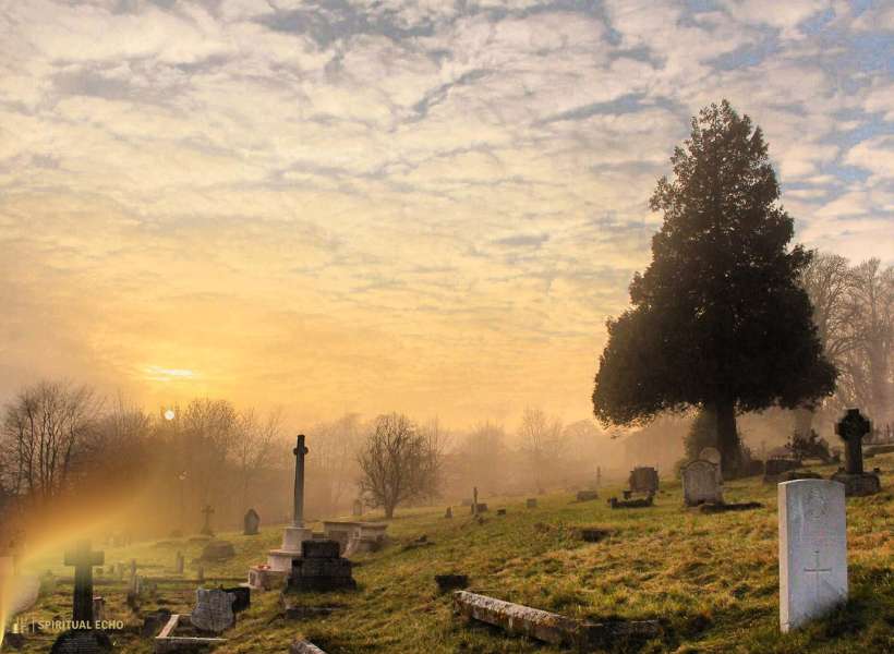 Dreams About Graves – Spiritual Interpretations